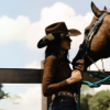 Ana Castela e Luísa Mell cobram justiça a cavalo mutilado em Bananal, interior de SP