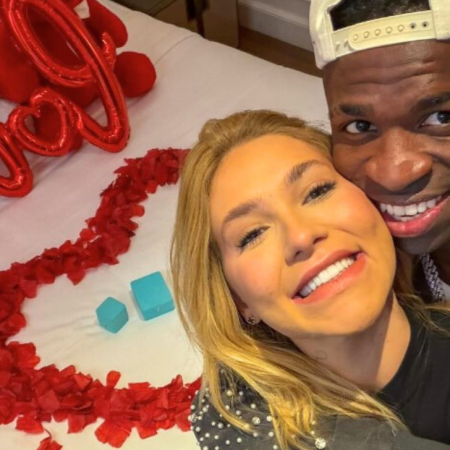 Virginia Fonseca e Vini Jr assumem namoro e publicam foto juntos